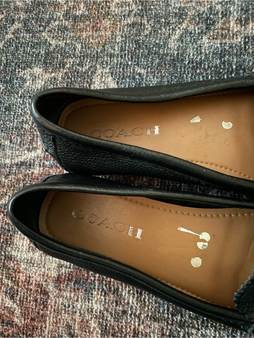 Coach odette loafers in black pebble leather - Picture 2 of 6